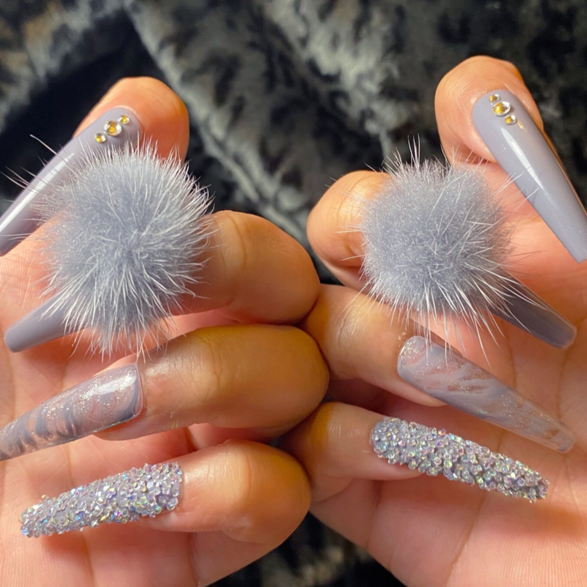 Graue Magnetischer Nail-Art-Pompon