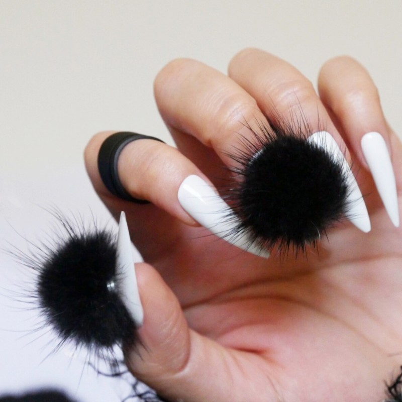 Schwarzer Magnetischer Nail-Art-Pompon
