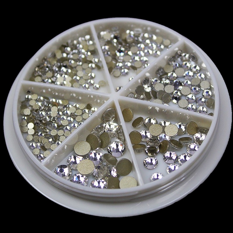 Diamants à facette argenté de différentes tailles