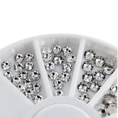 Diamants Swarovski à facette de différentes tailles